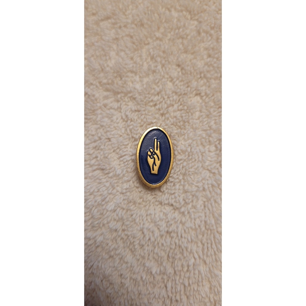 Vintage ORIGINAL 1960s Enamel & Brass GIRL SCOUTS PROMISE Salute Pin!